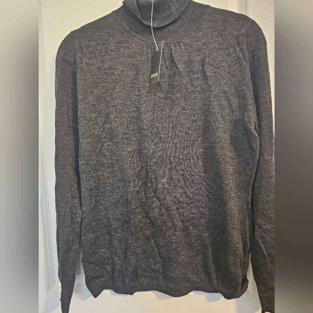 LOFT Gray Sweater Size Large